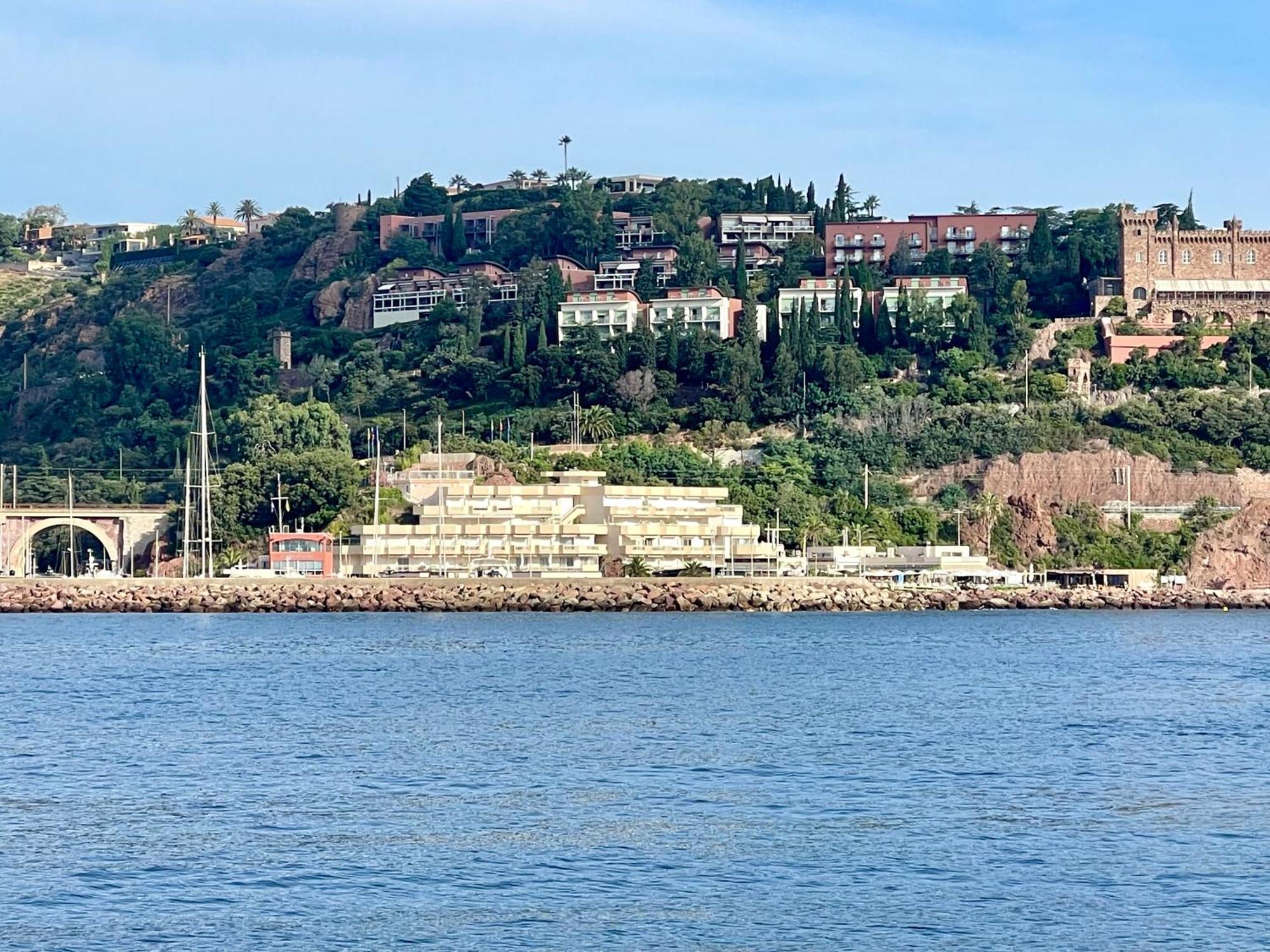 Riviera Beach Hotel Мандельё-ла-Напуль Экстерьер фото