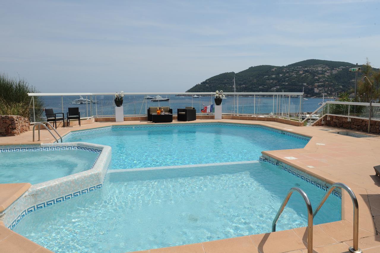 Riviera Beach Hotel Мандельё-ла-Напуль Экстерьер фото